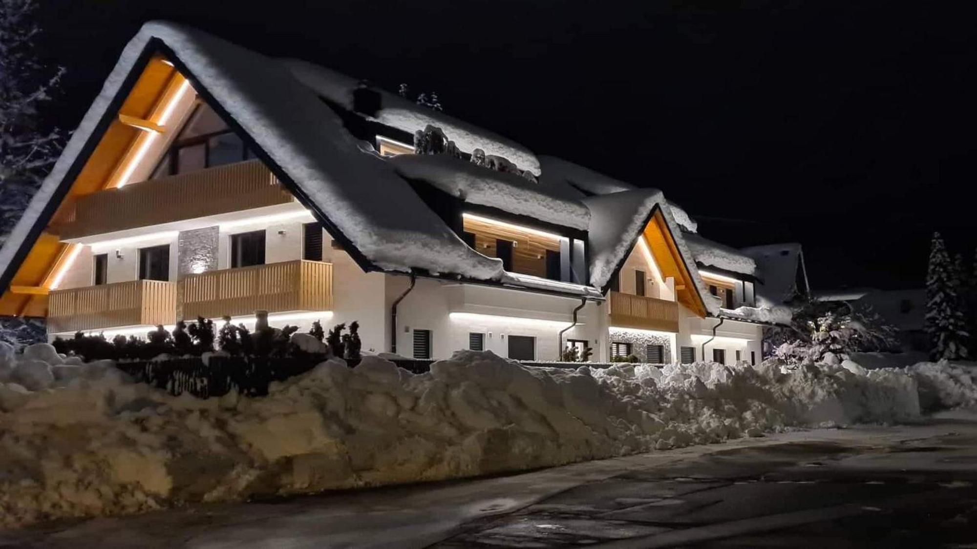 Vila Mojca Apartments Jasna & Jelka ครานสกา โกรา ภายนอก รูปภาพ