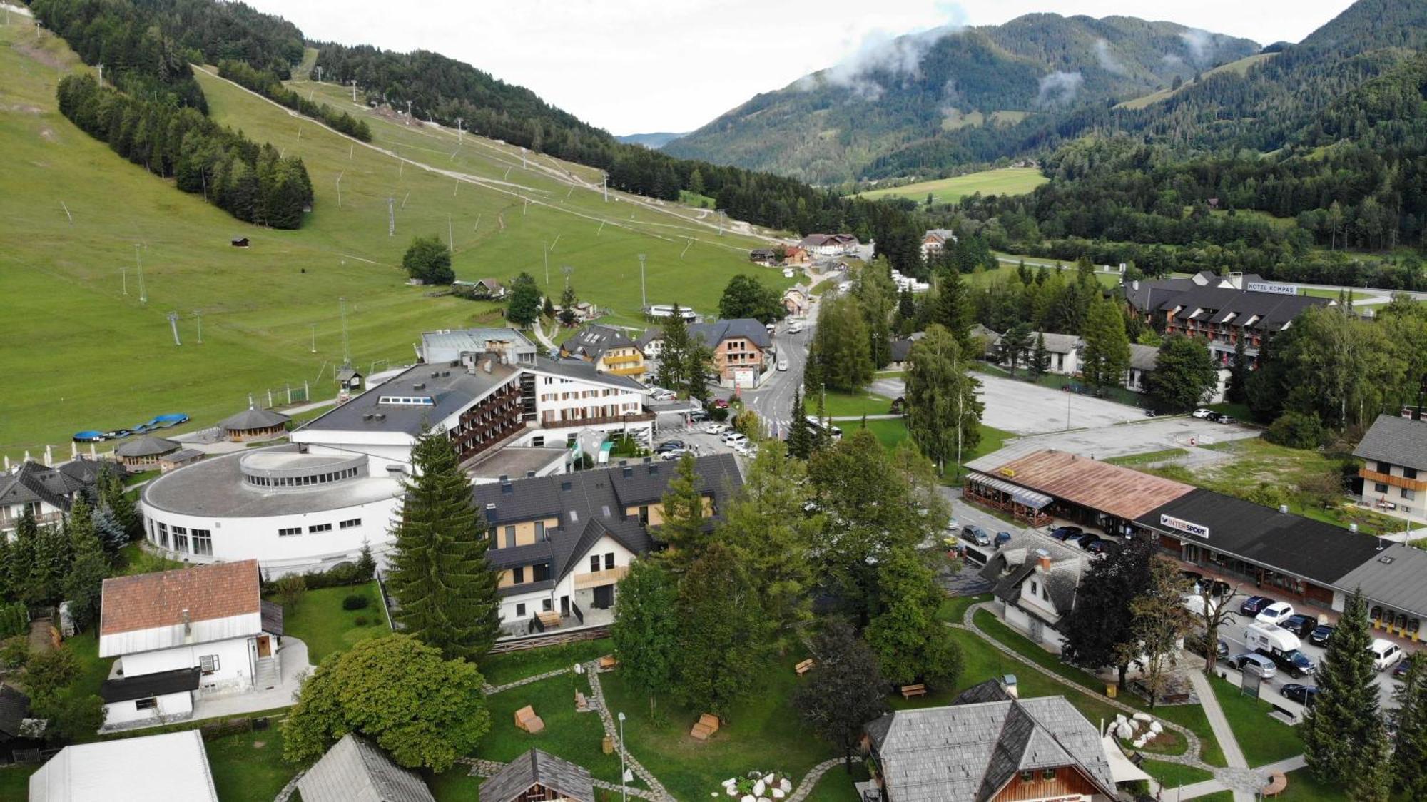 Vila Mojca Apartments Jasna & Jelka ครานสกา โกรา ภายนอก รูปภาพ